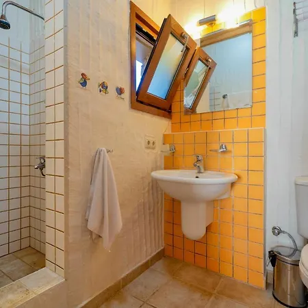 فيلة Montenegro Gokceovacik
